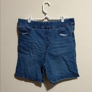 Women’s DKNY pull on jean shorts